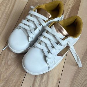 Tahari kids shoes